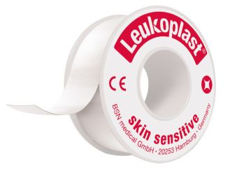Leukoplast® skin sensitive, Rollenpflaster 2,5cm x 2,6m - im Schutrzring, 1x12 Stück 